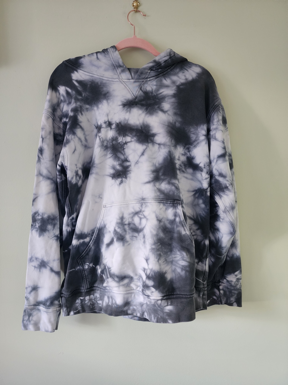 lululemon athletica Black & White Tie-Dye Pullover Hoodie